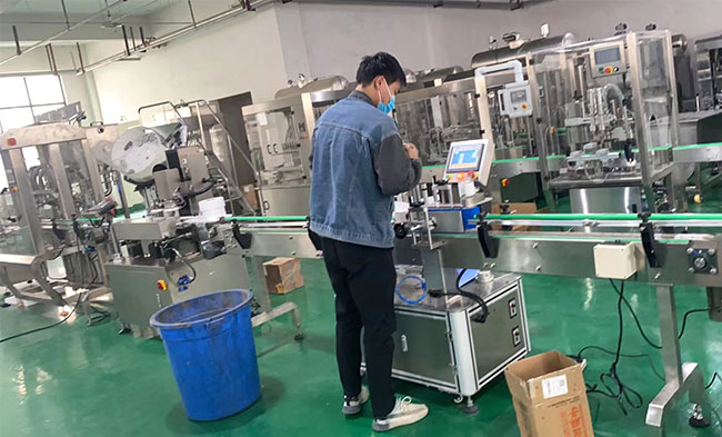 星火專業(yè)灌裝機設(shè)備廠家設(shè)備車間實拍