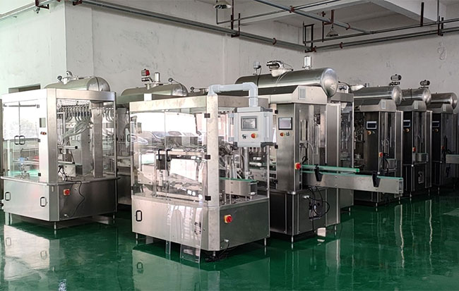 自動(dòng)液體灌裝機(jī)生產(chǎn)廠家車間展示