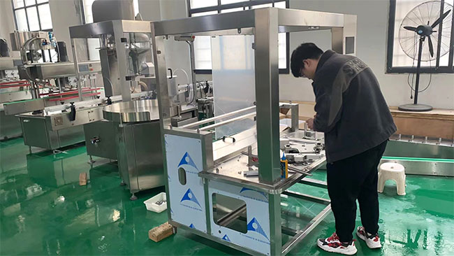 星火定量液體灌裝機源頭廠家車間設備展示