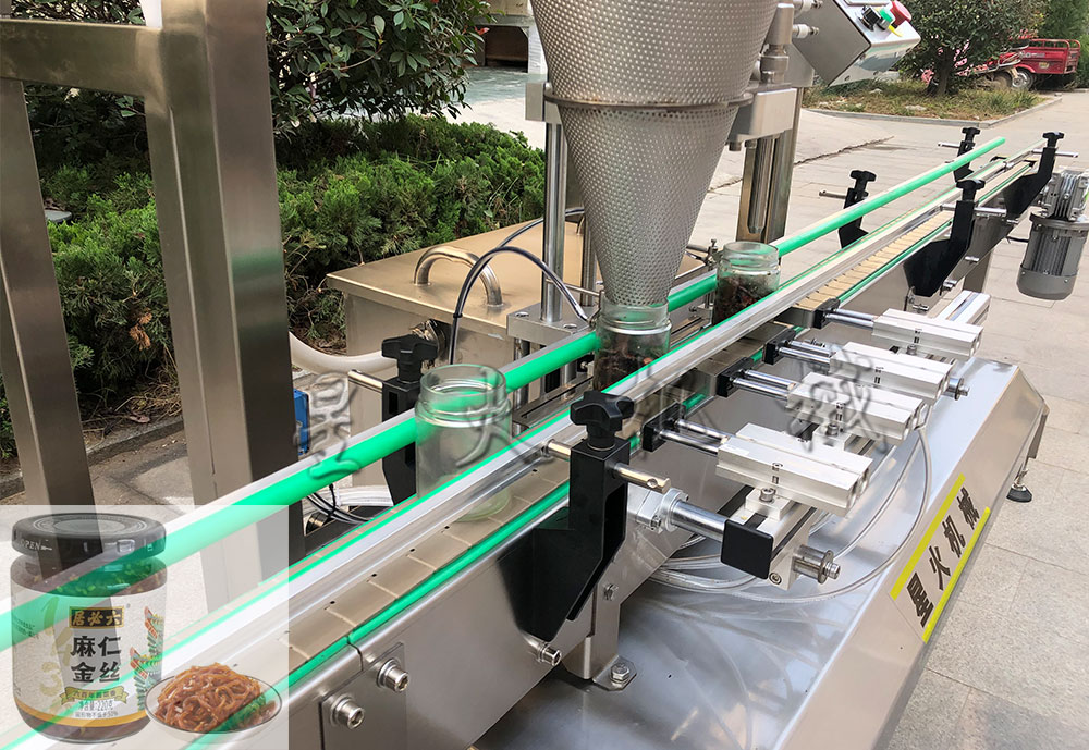 全自動醬菜灌裝機械設備細節(jié)展示